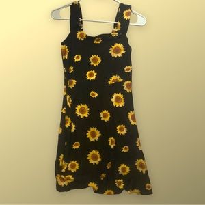 Loved this dress for evenings out little dinners and small birthday events! ☺️